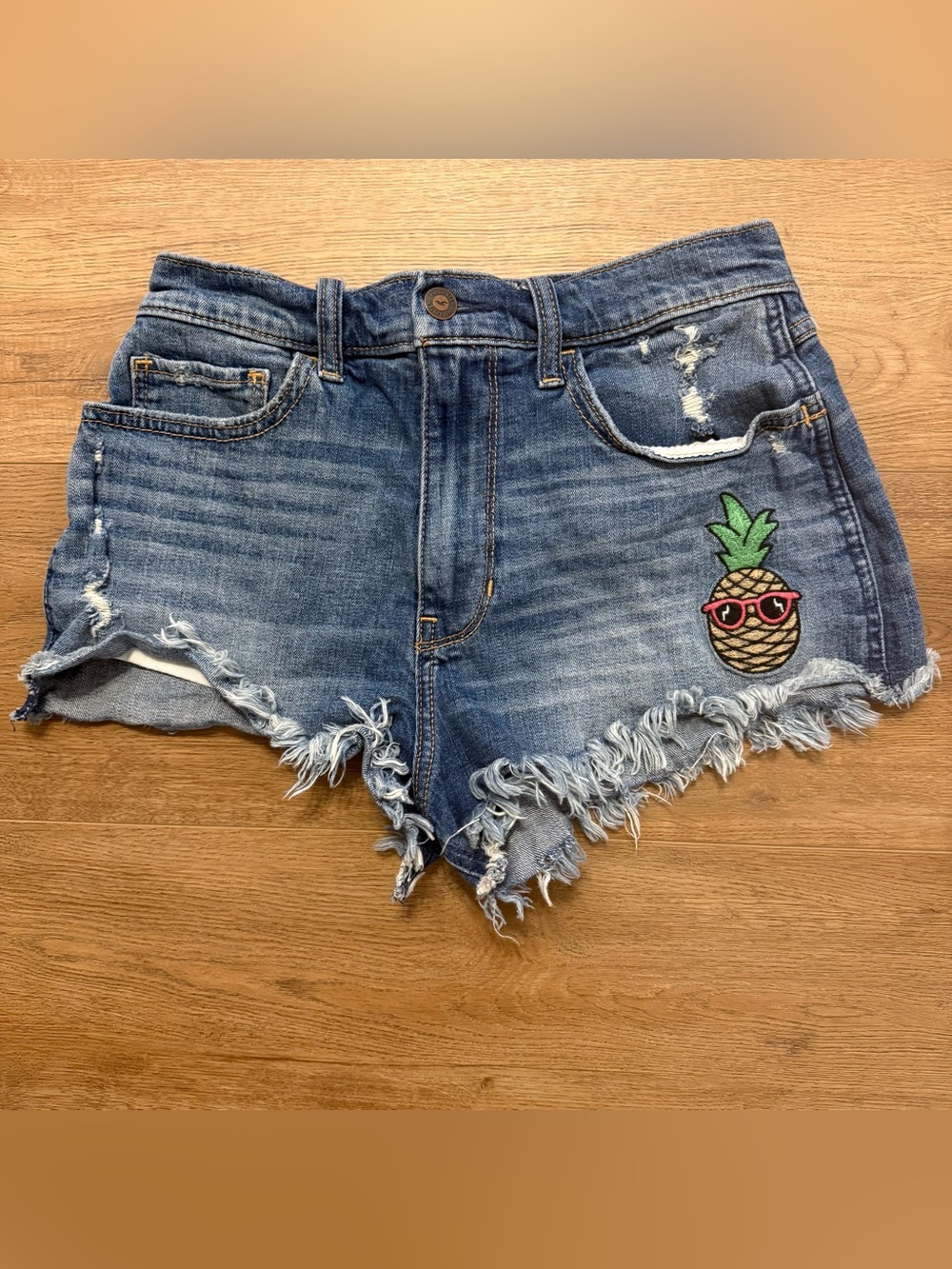Hollister Womens Vintage High Rise Blue Denim Distressed Cutoff Short Sz. 3 W 26